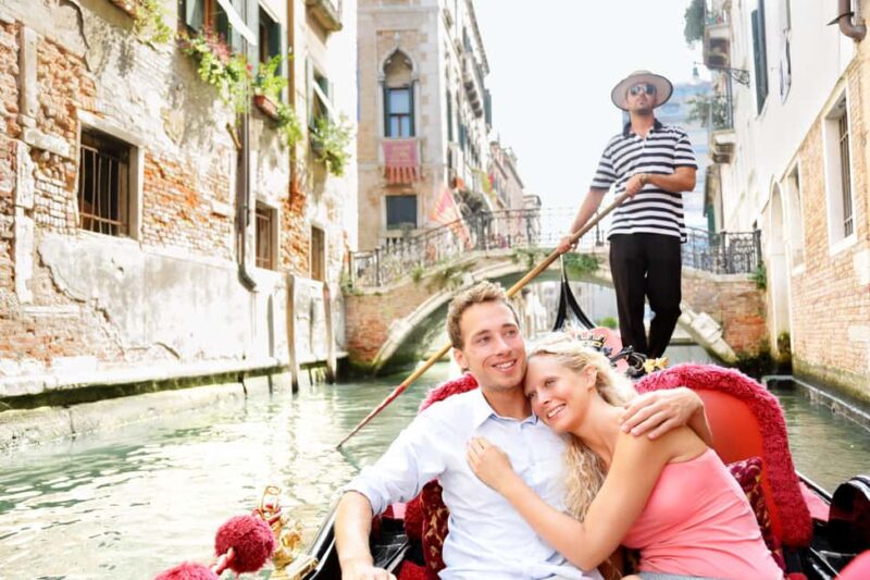 Venice: 30 minutes Enchanting Gondola Ride - Comparing This Gondola Ride to Other Venice Water Tours