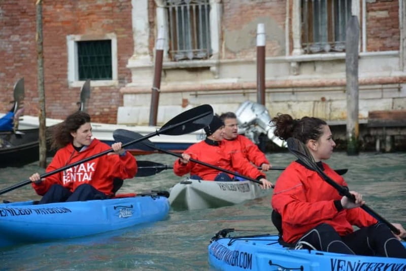Venice: 60' Quick Kayak Tour of Venice with guide - Discover Venice from the Water with a 60-Minute Kayak Tour