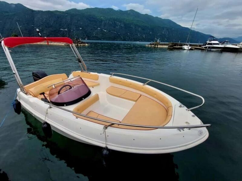 Venice: a boat tour among whispers of water and light, a reality to discover - Lagoon Islands Tour: Bright Colors, Mystical Silence, and Tradition