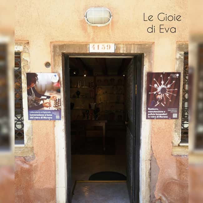 Venice: Aperitif in a glass workshop, demonstration and gift - Exploring the Murano Glass Workshop Setting