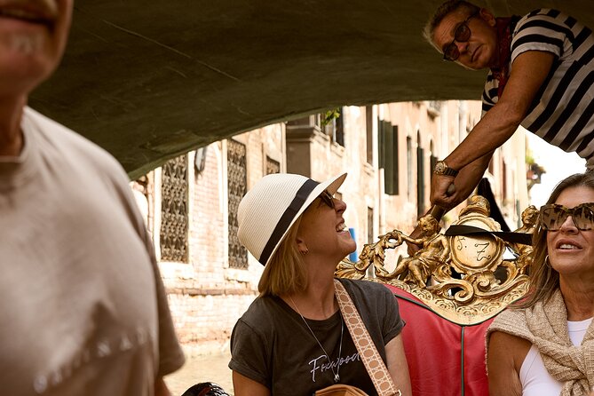 Venice Art Walking Tour with Gondola Ride - Key Points
