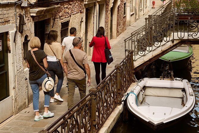 Venice Art Walking Tour with Gondola Ride - The Guide: Knowledgeable and Personal