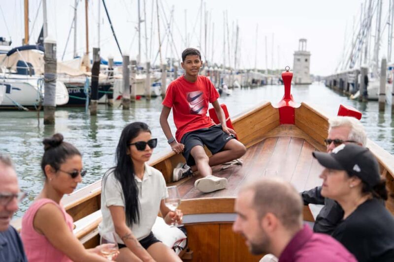 Venice at sunset: a tour on a historic 1955 bragozzo with an aperitif - Views of the Southern Lagoon Islands and the Hotel Cipriani