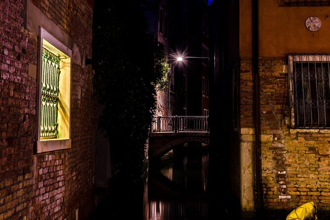 Venice at Sunset: Crimes, Legends and Mysteries - Exploring the San Polo Neighborhood and Its Hidden Shadows