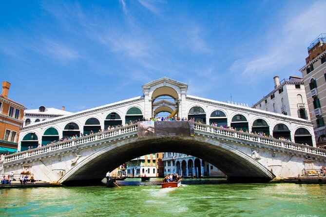 Venice Casanova Secrets: Self-Guided Love Story Quest - Starting Point at Sotoportego de le Do Spade