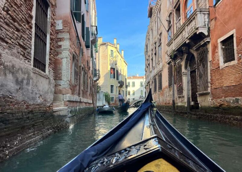 Venice: City Center Walking Tour & Iconic Gondola Ride - Enjoy a Traditional Spritz in a Venetian bàcaro