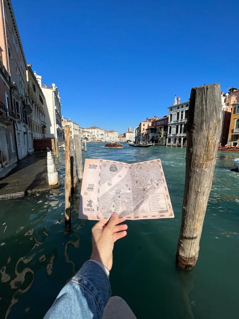 Venice City Escape: "Hunting for L'Omo dal Capelon" - Comparing Similar Experiences in Venice