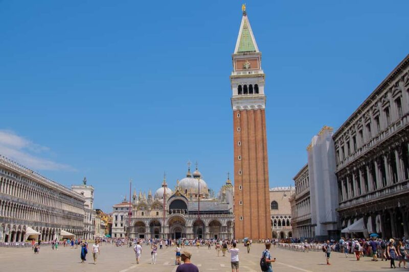 Venice city tour in Portuguese - Strolling Along the Grand Canal