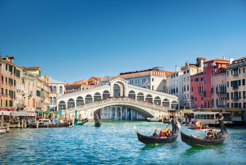 Venice City Walking Tour with an APP - From the Grand Canal to Hidden Corners