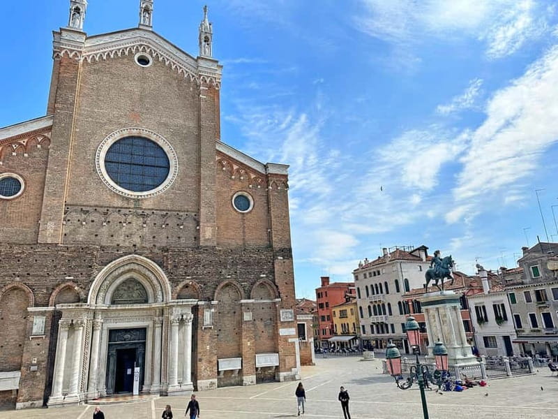 Venice: Crowds-free Early Morning City Center Guided Tour - Visiting the Vibrant Campo Santa Maria Formosa