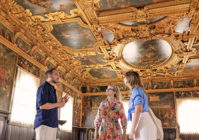 Venice: Doge's Palace and St Mark's Tour with Gondola Ride - Discovering the Bridge of Sighs and the New Prisons