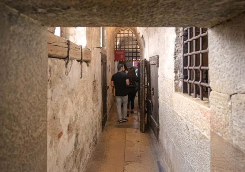 Venice: Doge's Palace and St Mark's Tour with Gondola Ride - Scenic gondola ride through Venices canals