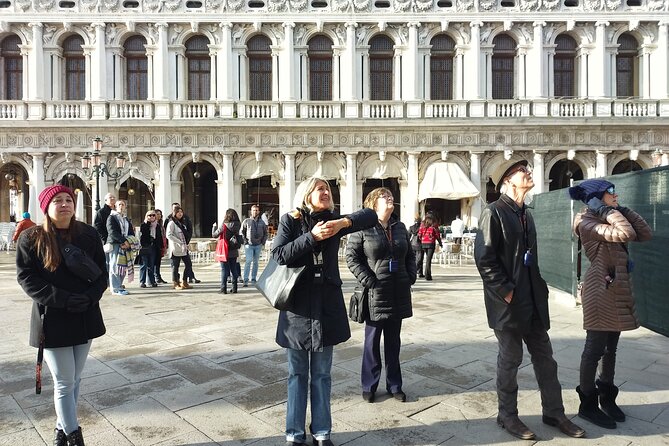 Venice: Doge's Palace Guided Tour With Tickets & Optional Gondola - Exploring the Bridge of Sighs and the Old Prison