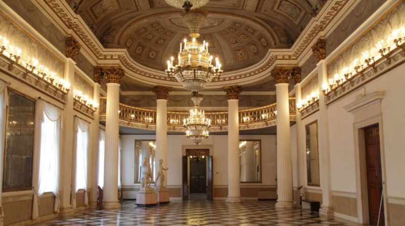 Venice: Doge's Palace Skip-the-Line Ticket with Guidebook - Practical Details: Meeting Points and Accessibility