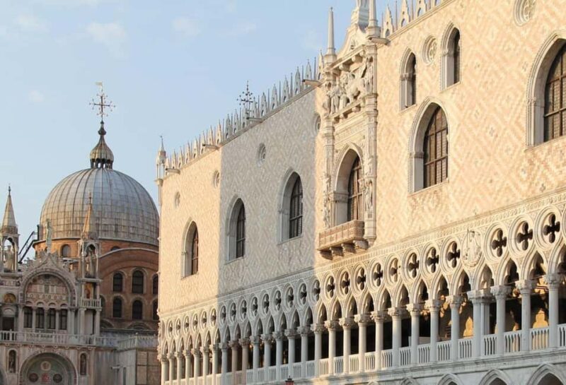 Venice Essential: Doges Palace & Gondola, Optional Basilica - Key Points
