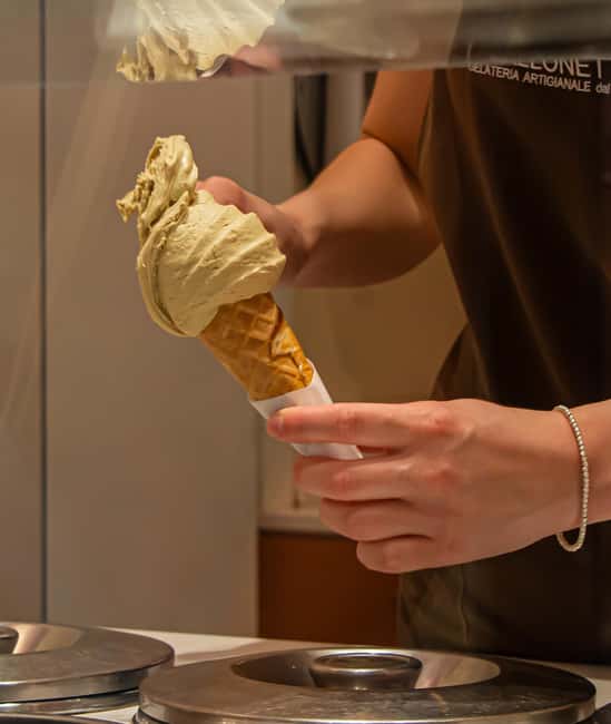 Venice: Food Tasting Tour with Cicchetti and Wine - Discover Venice’s Hidden Food Spots and Iconic Bars