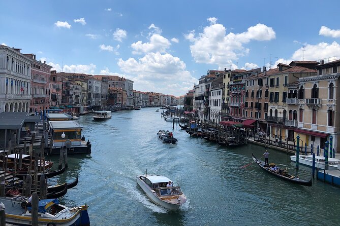 Venice from Rome: Private Day Trip by train with Islands Tour - Optional Gondola Ride: Classic Venetian Experience