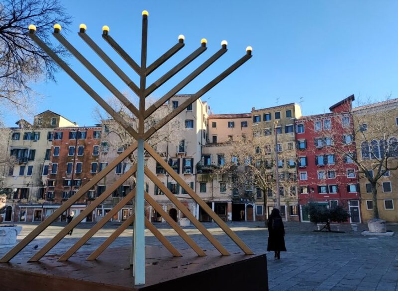Venice: Ghetto Highlights and Cannaregio Walking Tour - Visiting Madonna dellOrto Church from the Outside