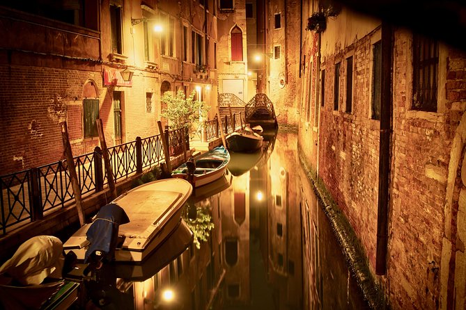 Venice Ghost & Legends Walking City Tour - Practical Details: Meeting Point and Timing