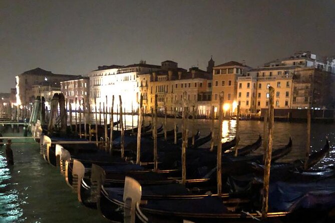 Venice: Ghosts and Legends Evening Private Walking Tour - The Atmosphere and Pacing of the Night Tour