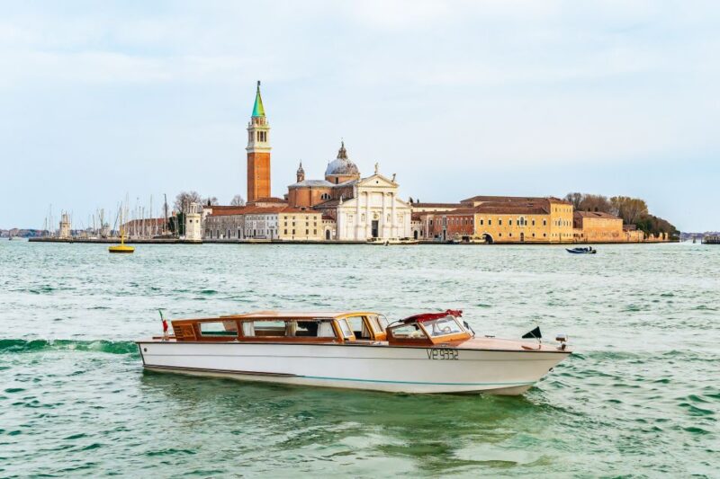 Venice: Grand Canal Boat Tour - The Experience of the Guides and Commentary