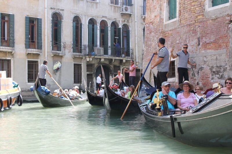 Venice: Grand Canal Gondola Experience with Live Commentary - Starting Point: Venice Tours Office Near San Marco Square