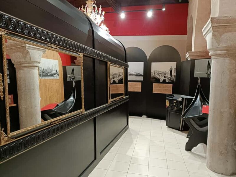 Venice: Grand Canal Gondola Experience with Live Commentary - Inside the Gondola Gallery: Craftsmanship and Heritage