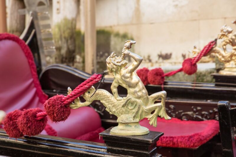 Venice: Grand Canal Gondola Experience with Live Commentary - Accessibility and Weather Considerations