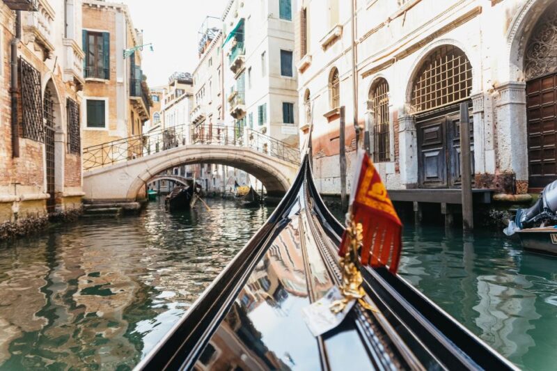 Venice: Grand Canal Gondola Ride with App Commentary - What Travelers Say About the Experience