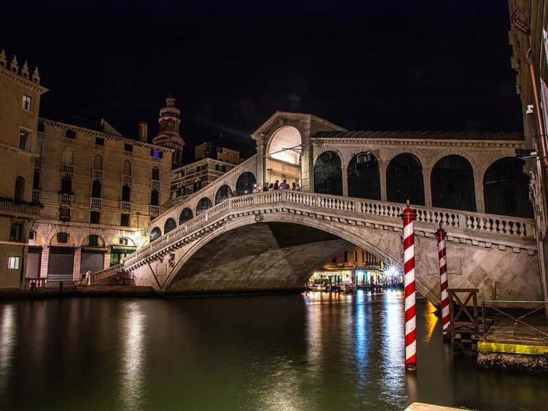 Venice: Guided Ghostly Tales Tour of Haunted City Spots - Eerie Love Stories and Theatre Legends Outside Malibran