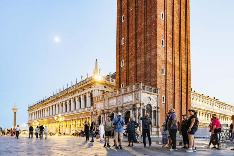 Venice: Highlights and Hidden Gems Night Walking Tour - From the Old Town to the Secret Streets