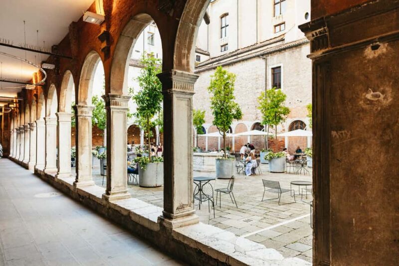 Venice: Highlights and Hidden Gems Night Walking Tour - Venice’s Most Photogenic Night Views