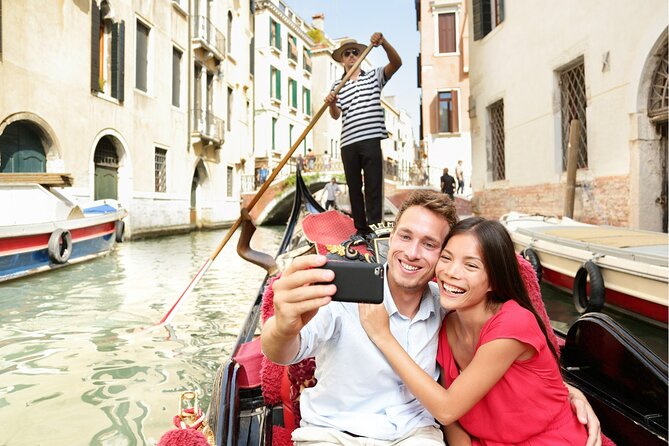 Venice Highlights with Local: Private Walking Tour & Gondola Ride - Starting Point at Campo San Luca
