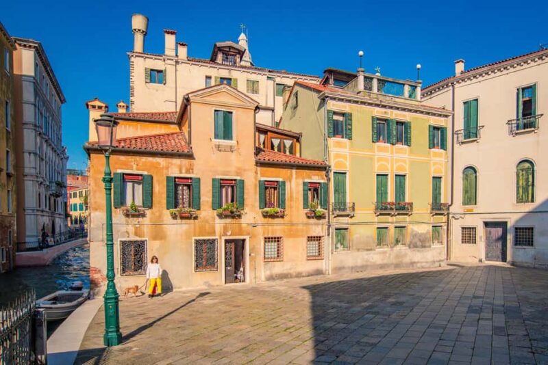 Venice: Historical Walking Tour and Doge's Palace - Practicalities of the Tour: Logistics and Accessibility