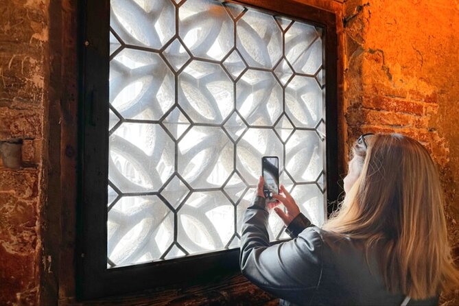 Venice in A Day: St Mark's Basilica, Doge's Palace & Gondola Ride - Discovering the Doge’s Palace and Its Secrets