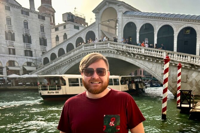 Venice in A Day: St Mark's Basilica, Doge's Palace & Gondola Ride - Logistical Details and Group Dynamics