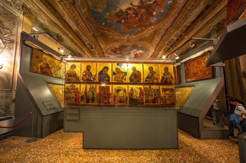 Venice: Insider Tour Rialto Market, St. Mark & Doges Palace - Crossing the Bridge of Sighs into Venice’s Historic Prisons