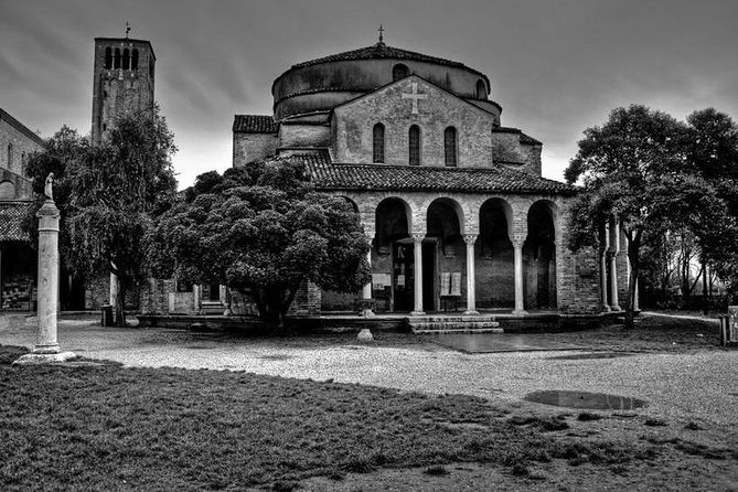 Venice Islands Murano Burano with Glass Factory Private Tour - Cultural Insights from a Professional Guide