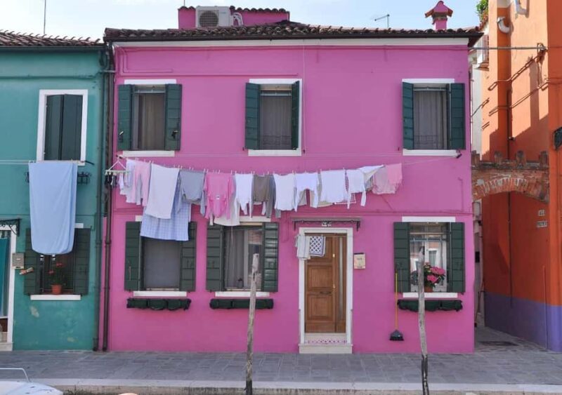 Venice: Islands Tour by Bragozzo  Murano, Burano & Torcello - The Charm of Burano’s Colorful Houses