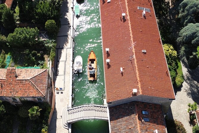 Venice Lagoon Tour with Historic Venetian Boat - Exploring Less Crowded Areas Away from Tourist Crowds