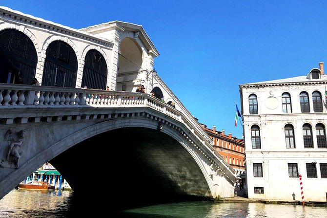 Venice Landmarks: Walking Tour Plus St Mark's Basilica and Doge's Palace Tours - Managing Crowd Levels and Tour Pacing