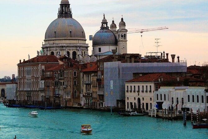 Venice Must See Attractions Walking Tour With A Guide - The Cultural Spotlight at Teatro La Fenice