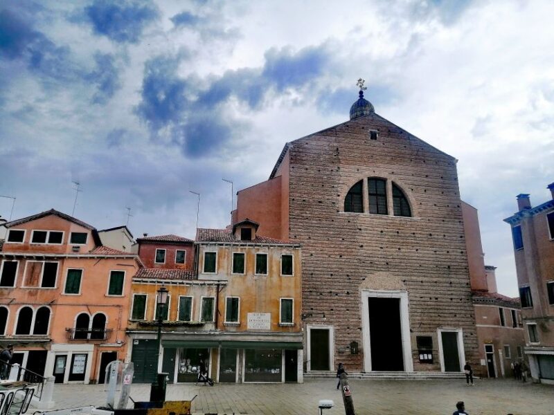Venice: Off the Beaten Path Walking Tour - Exploring Hidden Alleyways and Local Neighborhoods