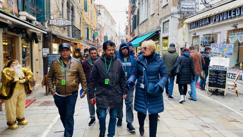 Venice on Foot and Water: Walking Tour with Gondola Ride - Explore Venice on Foot and Water: A 2-Hour Guided Tour with Gondola Ride