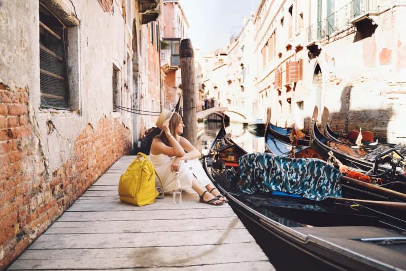 Venice on Foot and Water: Walking Tour with Gondola Ride - Key Points