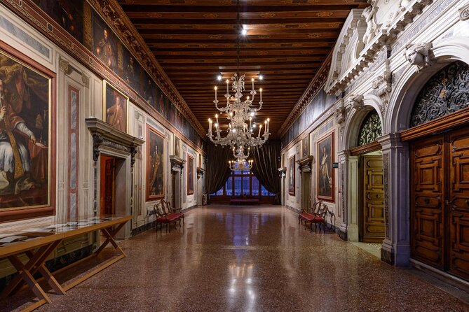 Venice Palazzo Mocenigo: History of Textile, Costume and Perfume - Key Points