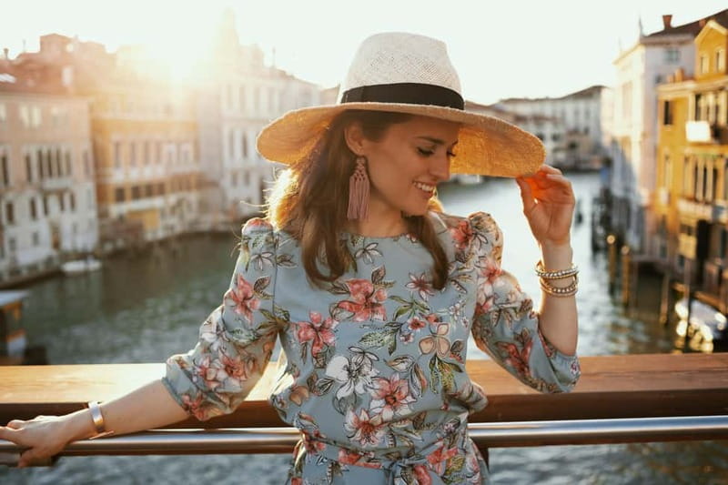 Venice: Photoshoot at The Grand Canal & Rialto Bridge - Locations Covered: Grand Canal and Rialto Bridge