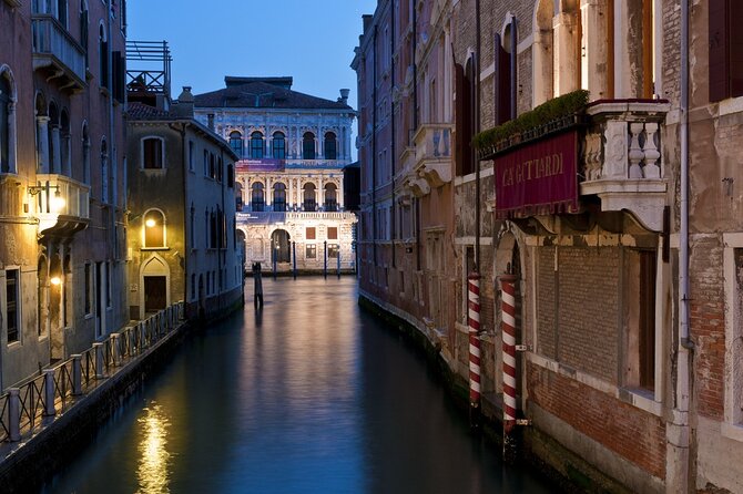 Venice: Private After Dark Tour and Gondola Ride - The Scenic Gondola Ride through Venice’s Canals