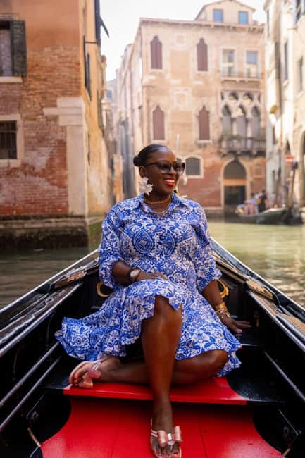 Venice: Private Photoshoot In Gondola - The Value of a Personalized Photoshoot Experience