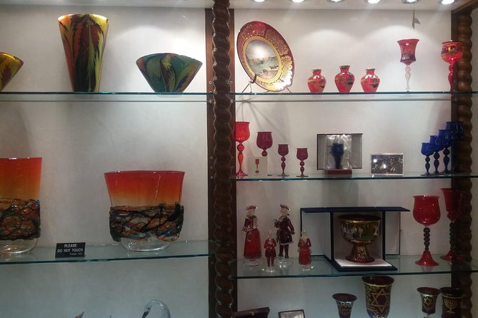 Venice Private Tour for Families with Gondola Ride - Crossing the Bridge of Sighs